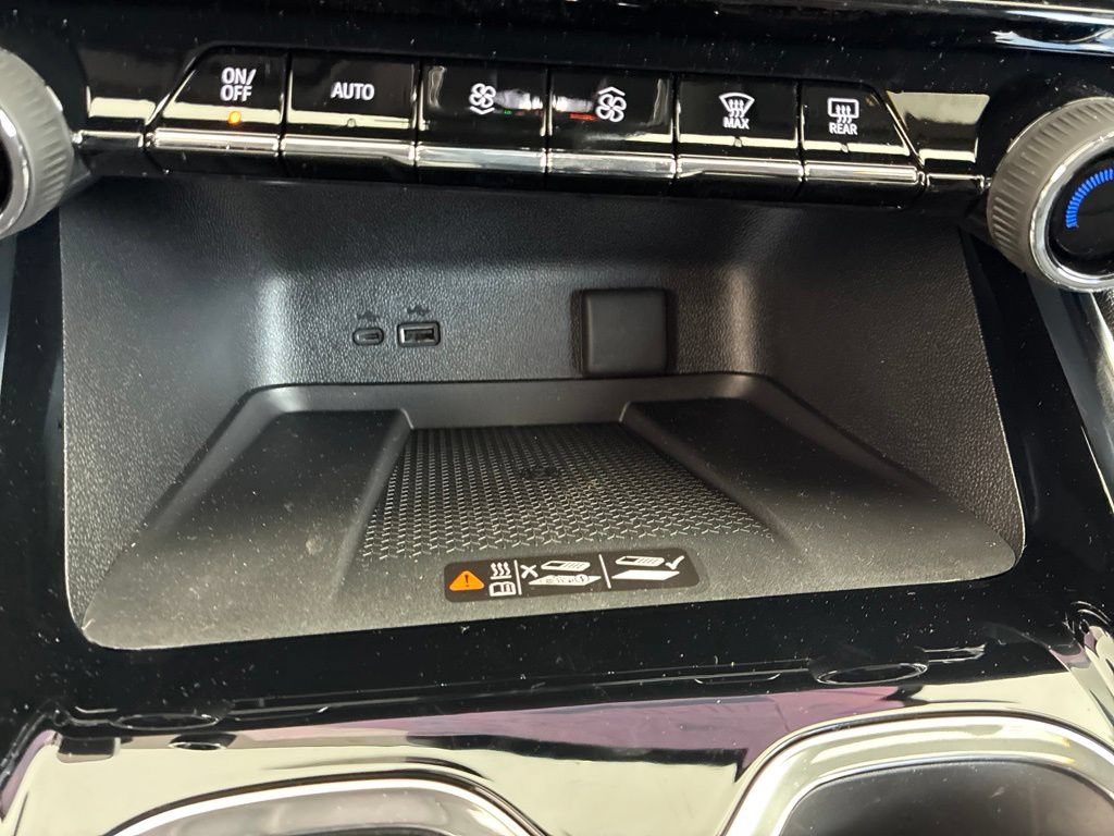 New 2026 Chevrolet Traverse RS w/ LPO, Floor Liner Package FWD image 29