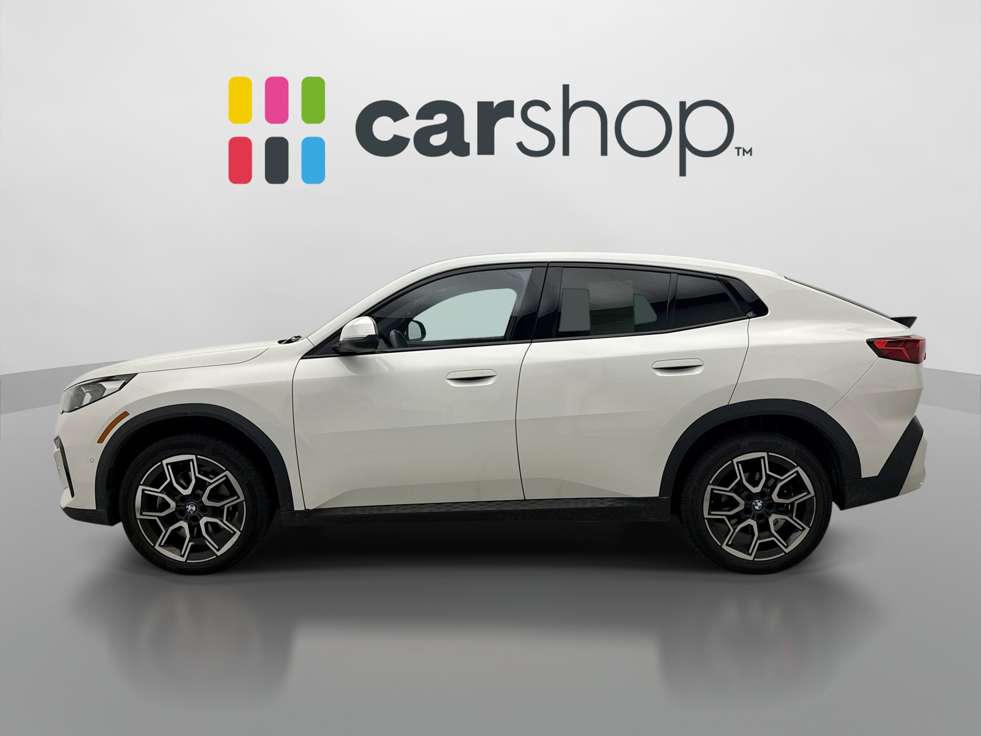Used 2026 BMW X2 xDrive28i AWD/4WD image 2