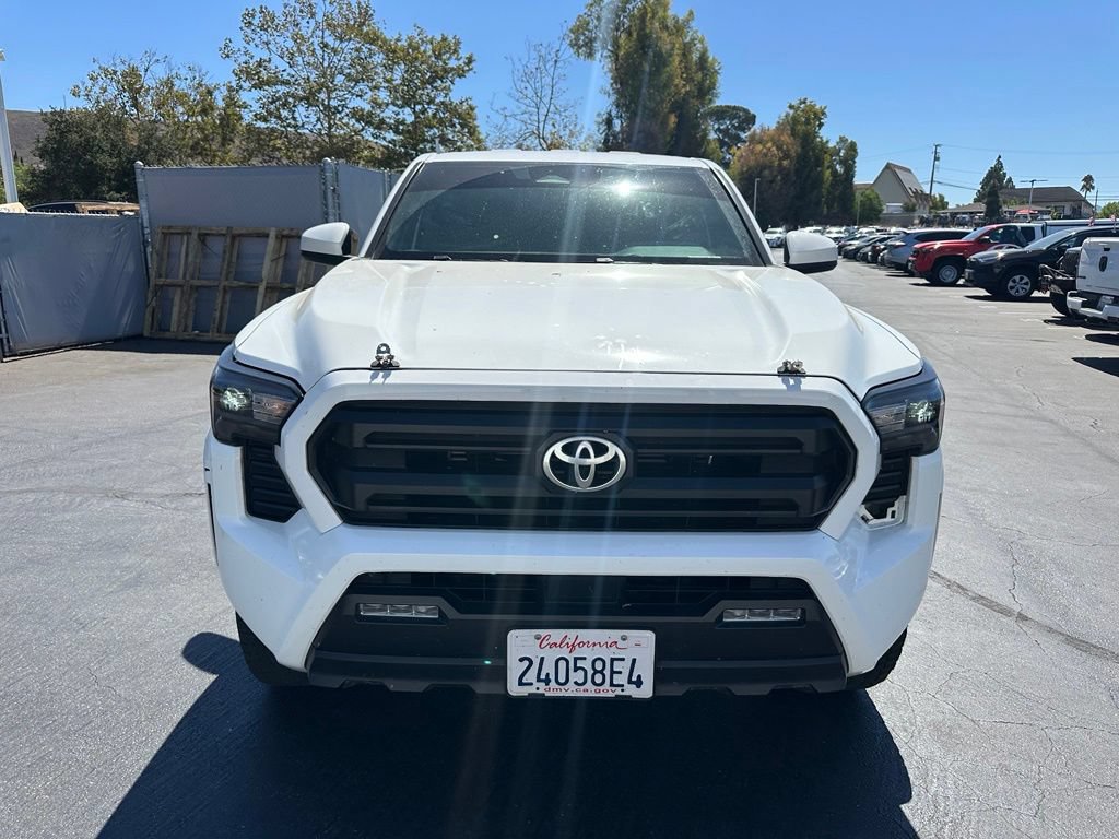 Used 2025 Toyota Tacoma SR5 AWD/4WD image 5