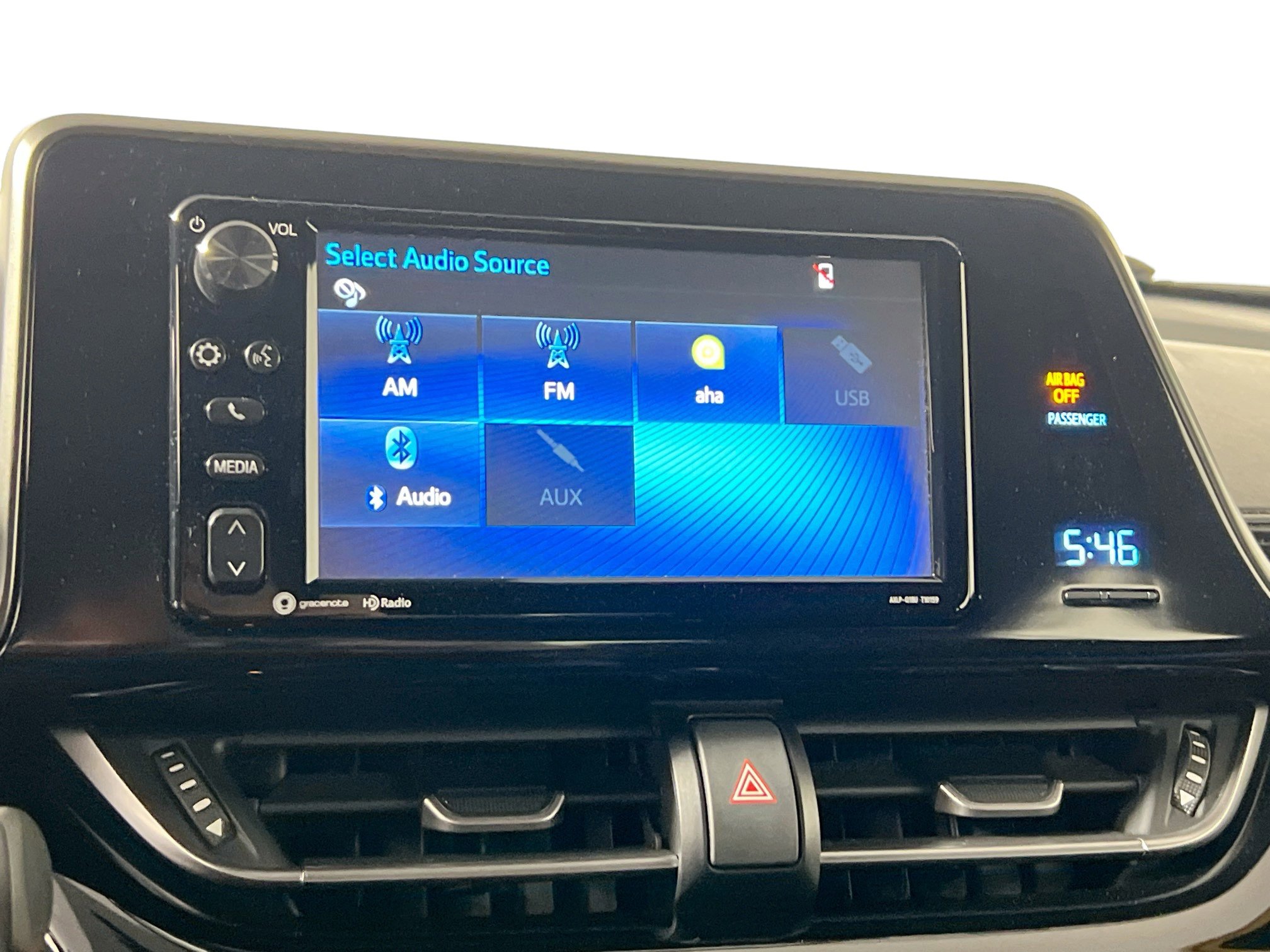 Used 2018 Toyota C-HR XLE image 27