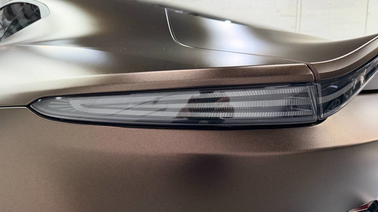 Used 2021 Aston Martin V8 Vantage Base 2dr Coupe image 18