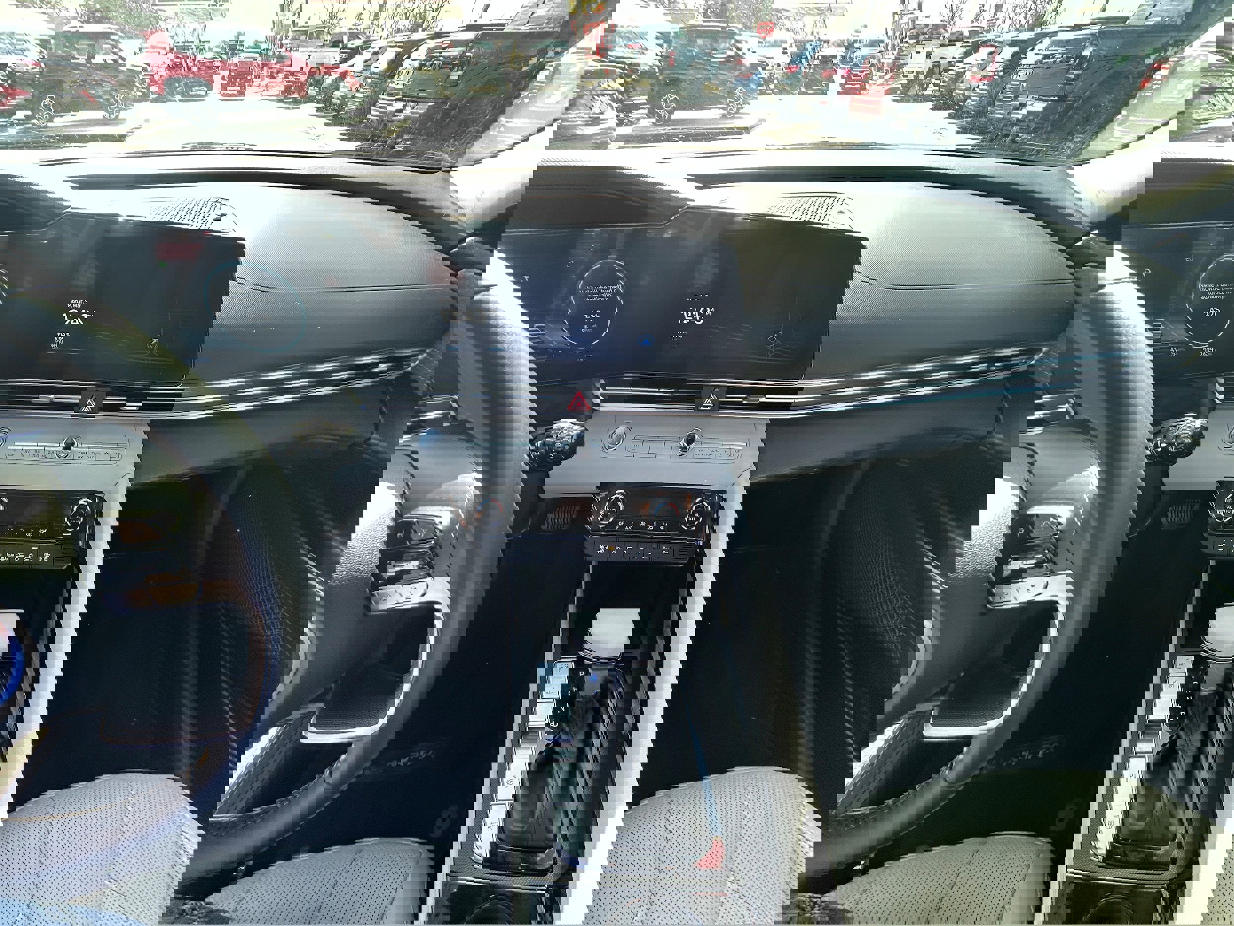 Used 2023 Hyundai Elantra Limited image 10