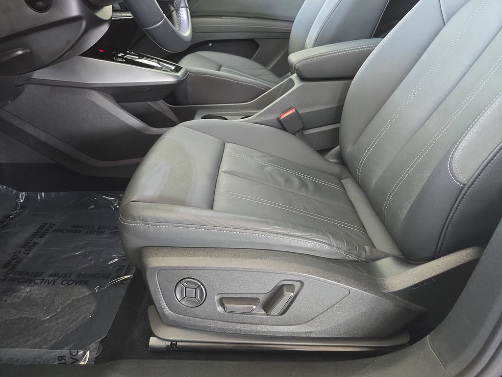 Used 2023 Audi Q4 e-tron Prestige AWD/4WD image 25
