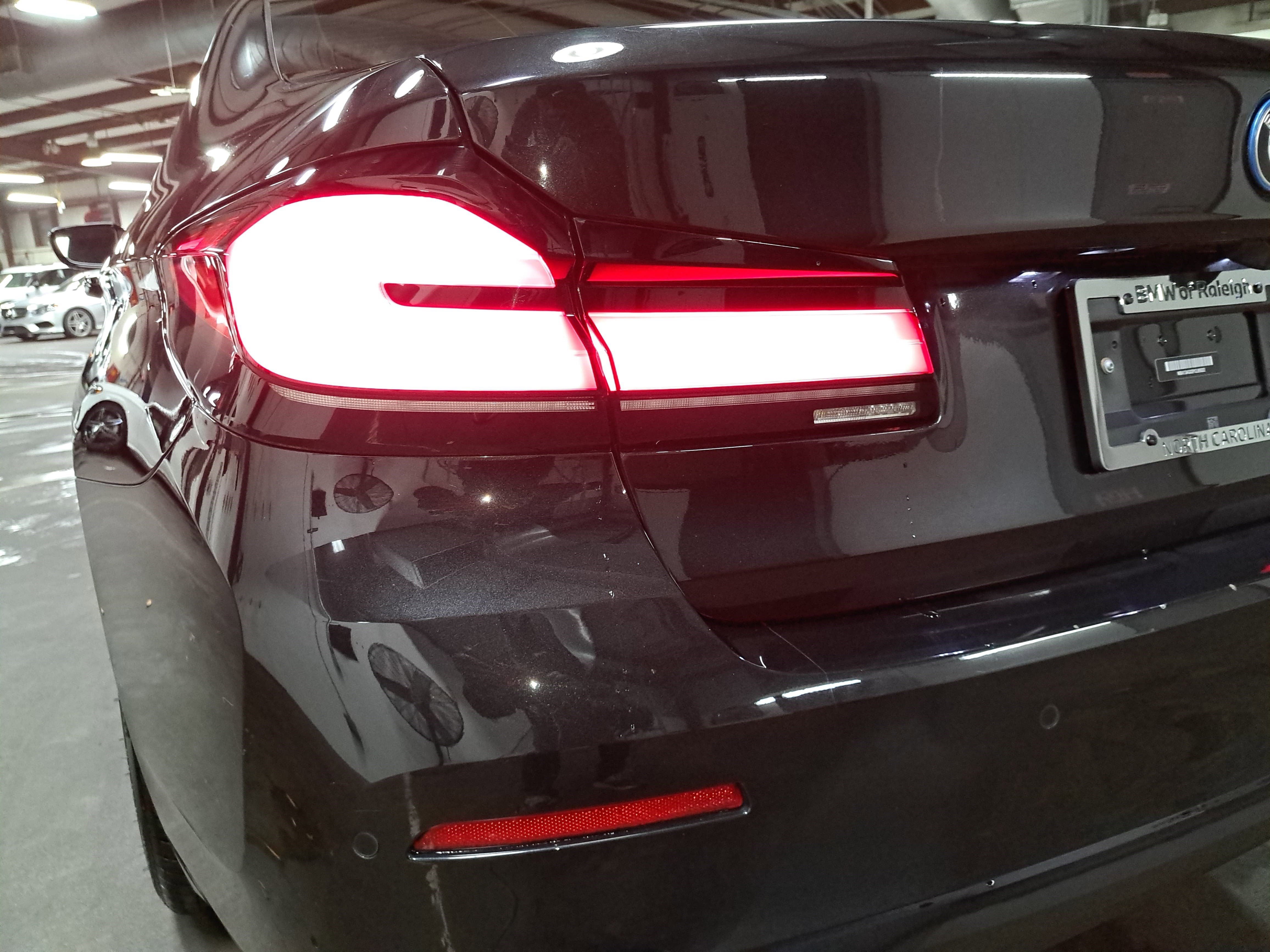 Certified 2023 BMW 530e w/ Premium Package image 36