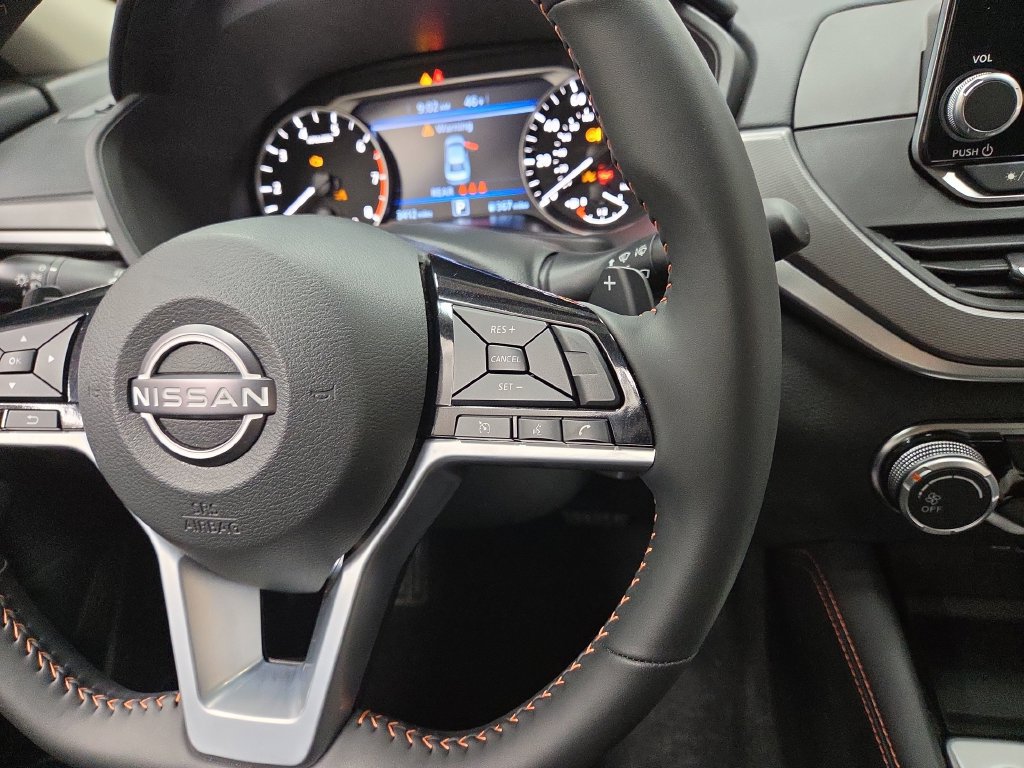 Used 2025 Nissan Altima 2.5 SR AWD/4WD image 17