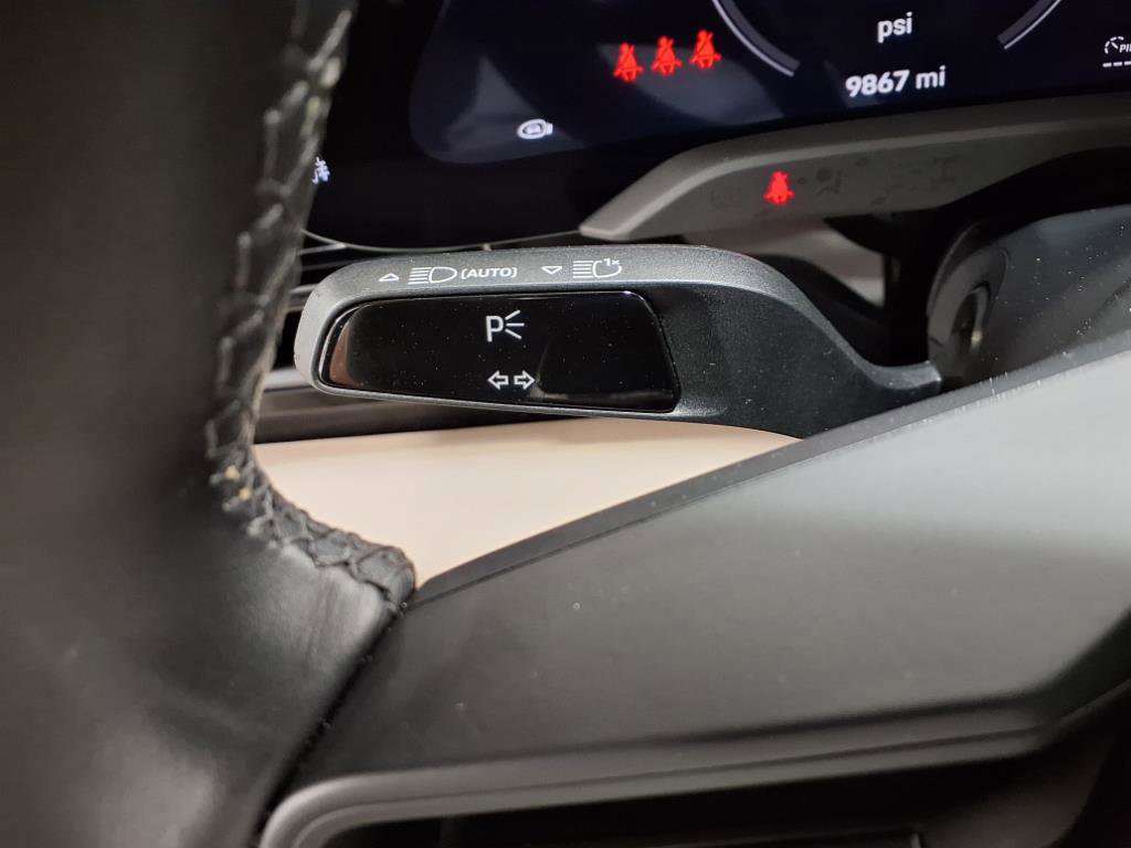 Used 2024 Porsche Taycan 4S image 10