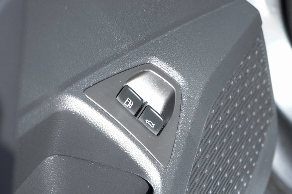 Used 2022 Volkswagen Jetta SE FWD image 16