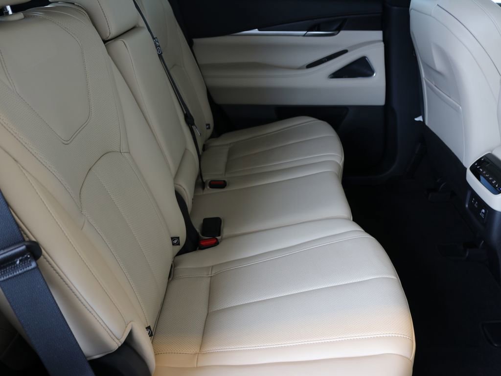 Certified 2025 INFINITI QX60 Sensory w/ Vision Package AWD/4WD image 39