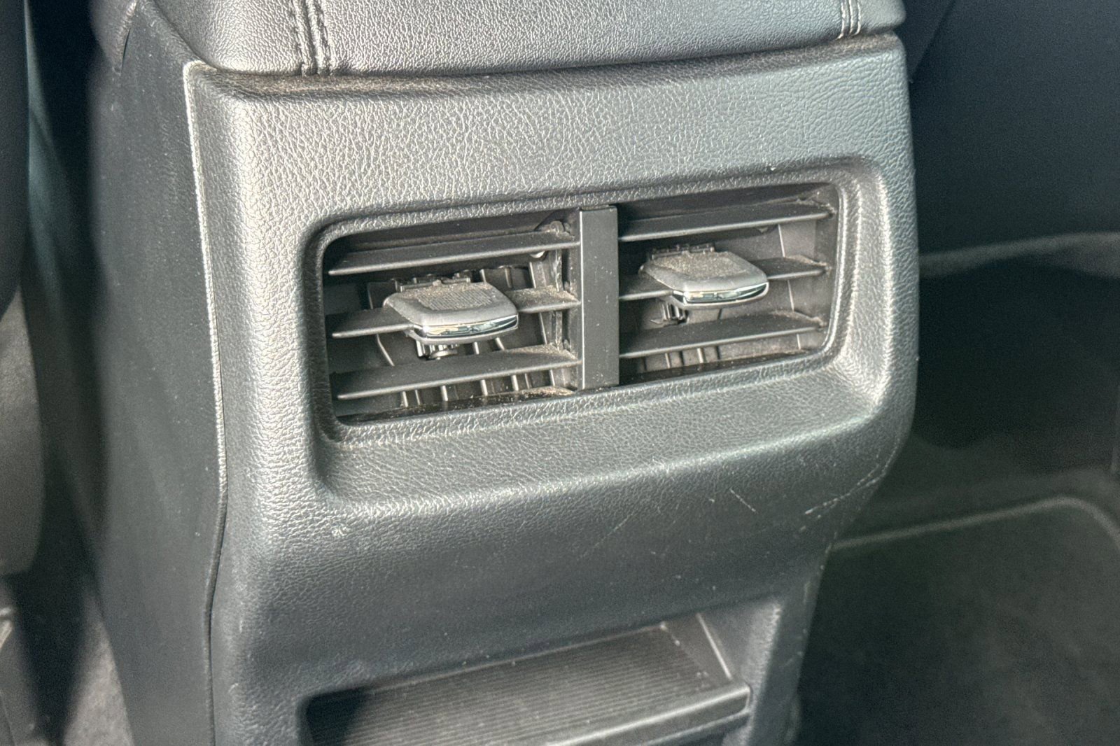 Used 2022 Ford Edge SEL image 13