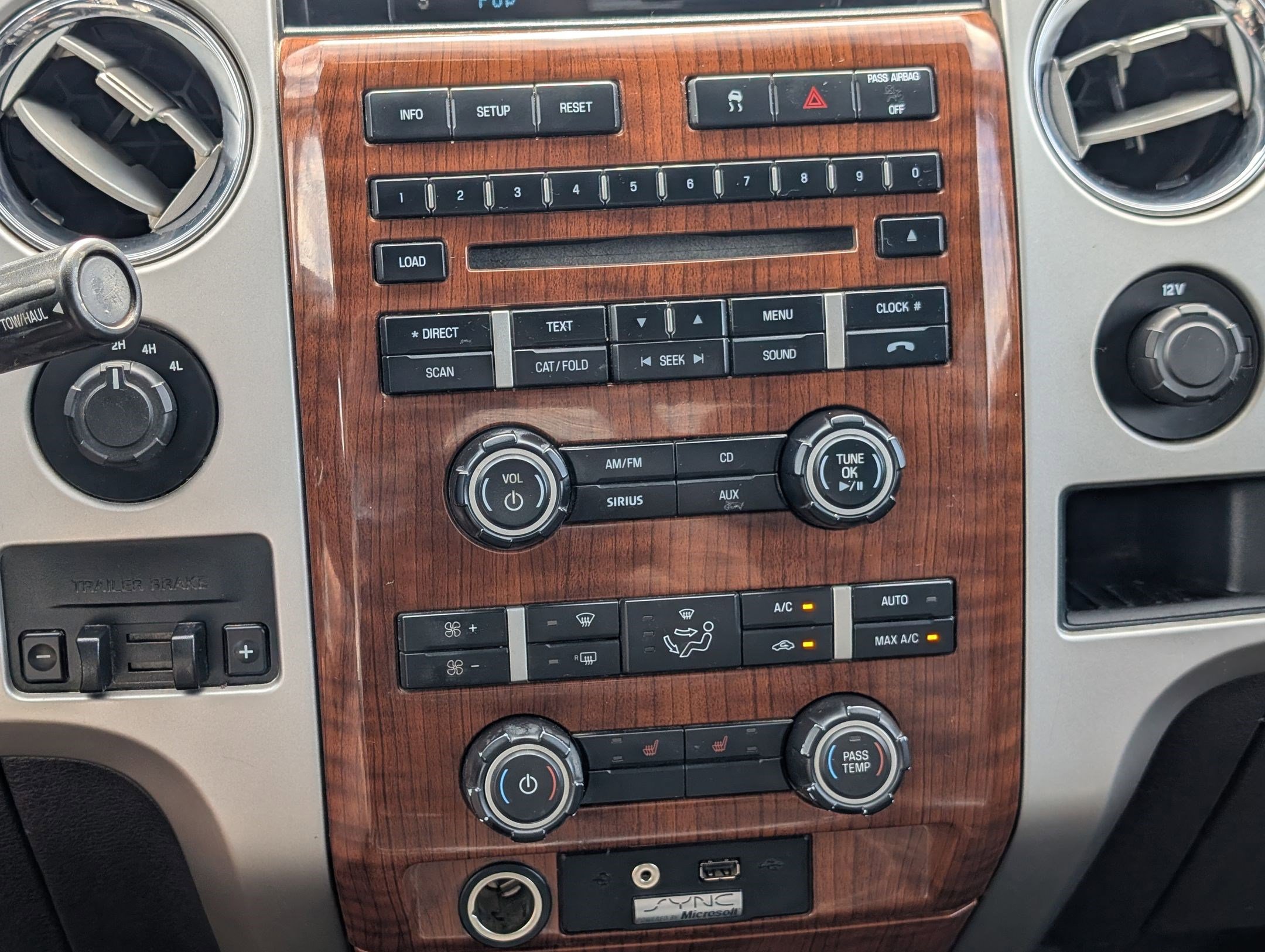 Used 2010 Ford F150 Lariat AWD/4WD image 26