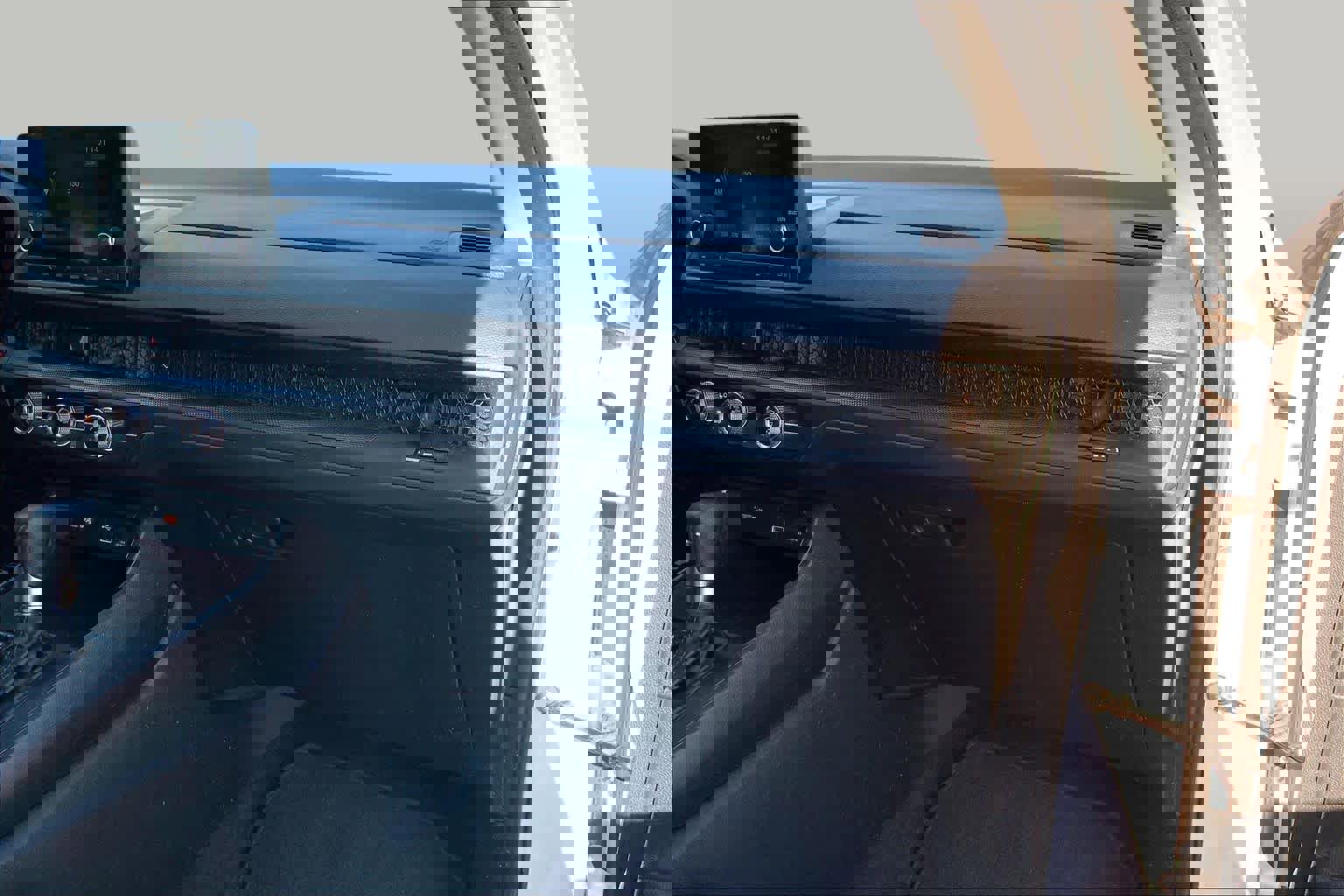 Used 2025 Honda CR-V LX image 18