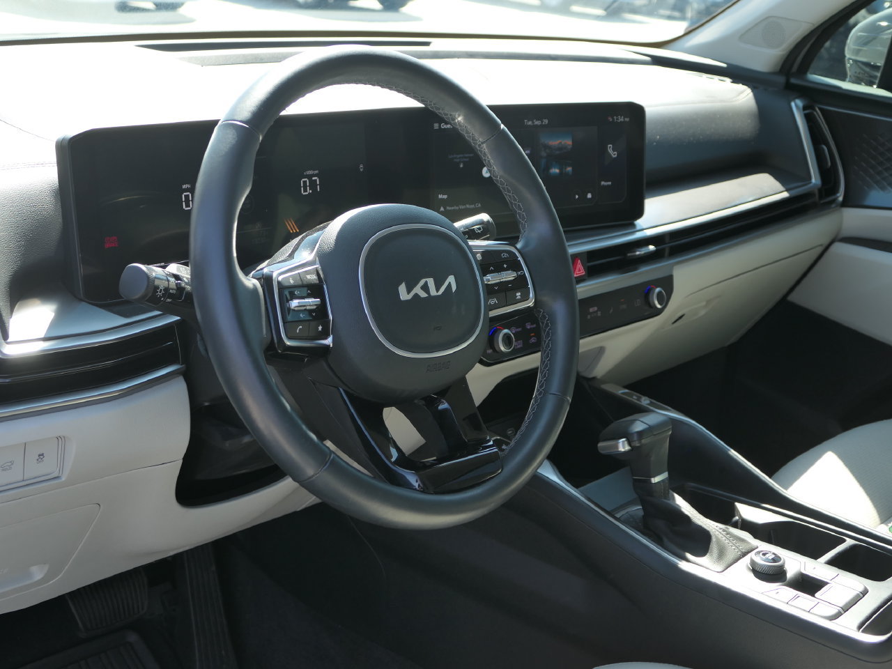 Certified 2025 Kia Sorento EX FWD image 12