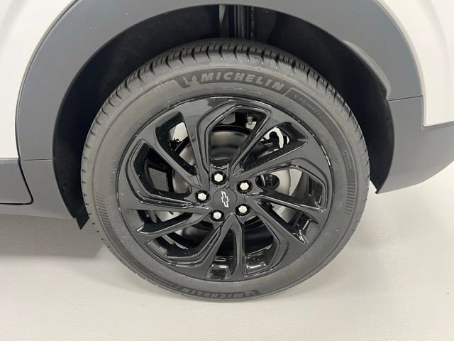 New 2027 Chevrolet Bolt RS FWD image 5