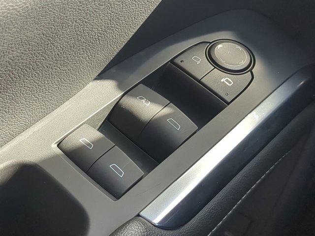 Used 2024 Chevrolet Traverse LT image 23