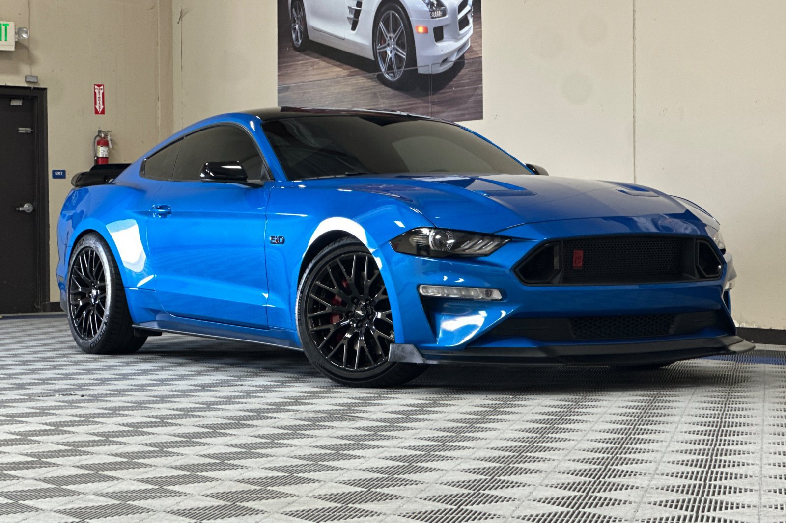 Used 2019 Ford Mustang GT w/ GT Performance Package RWD image 2