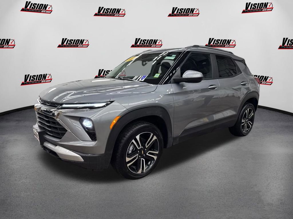 Used 2025 Chevrolet TrailBlazer LT w/ Convenience Package image 1