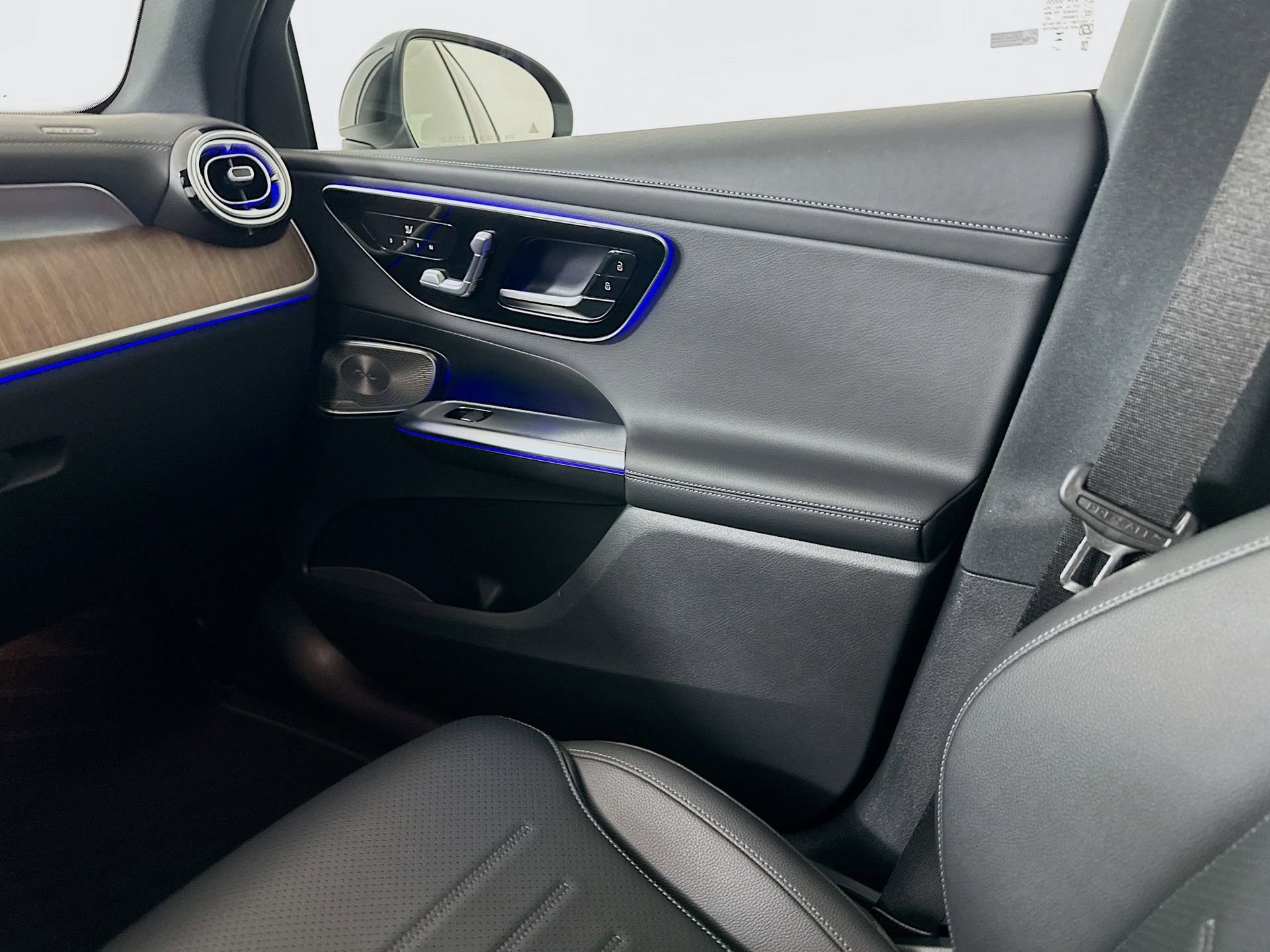 Certified 2025 Mercedes-Benz GLC 300 4MATIC image 26