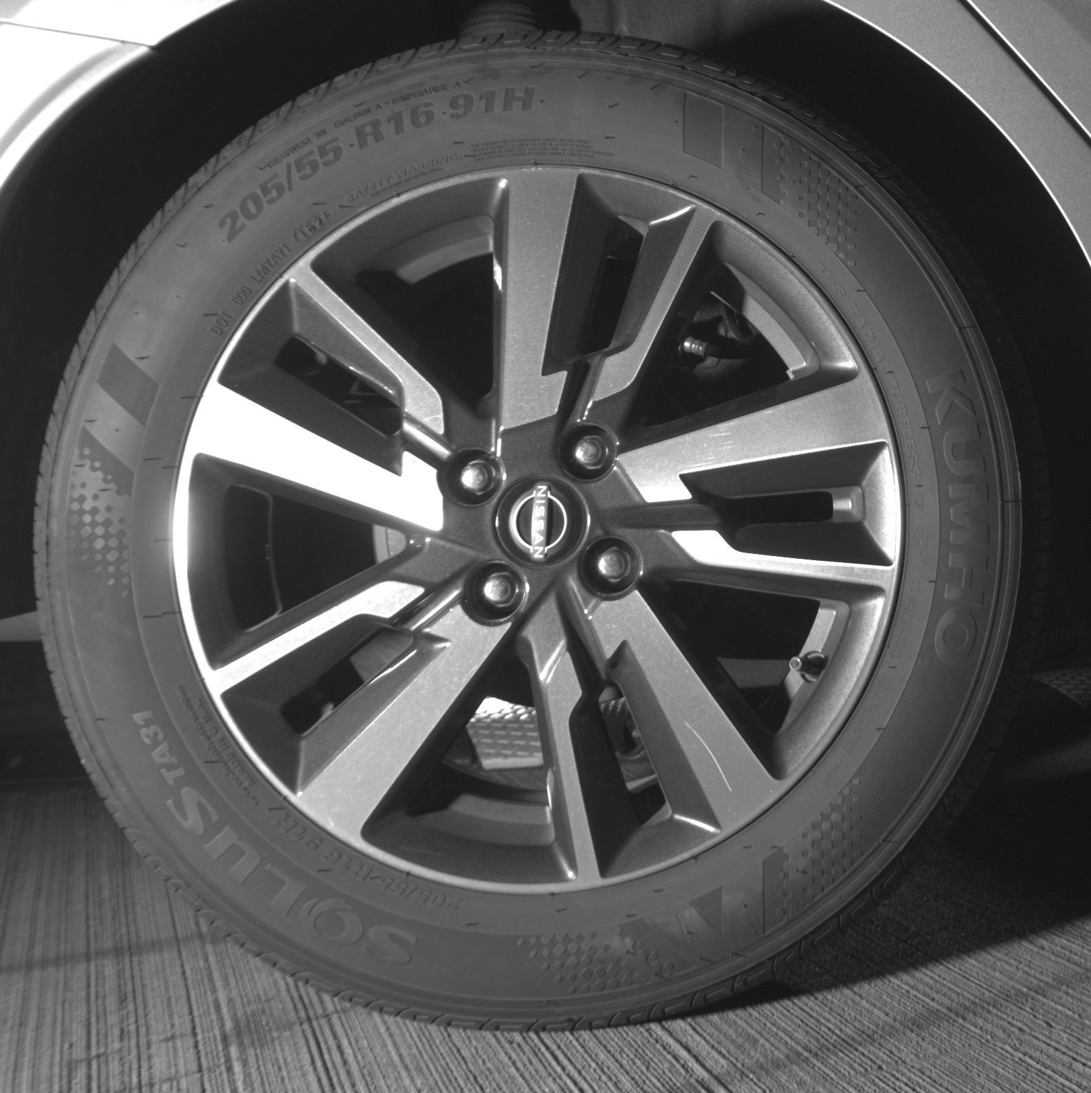 Used 2025 Nissan Versa SV image 15