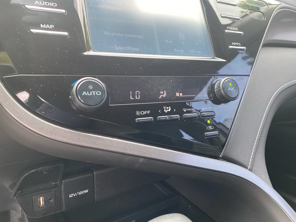 Used 2019 Toyota Camry SE FWD image 16