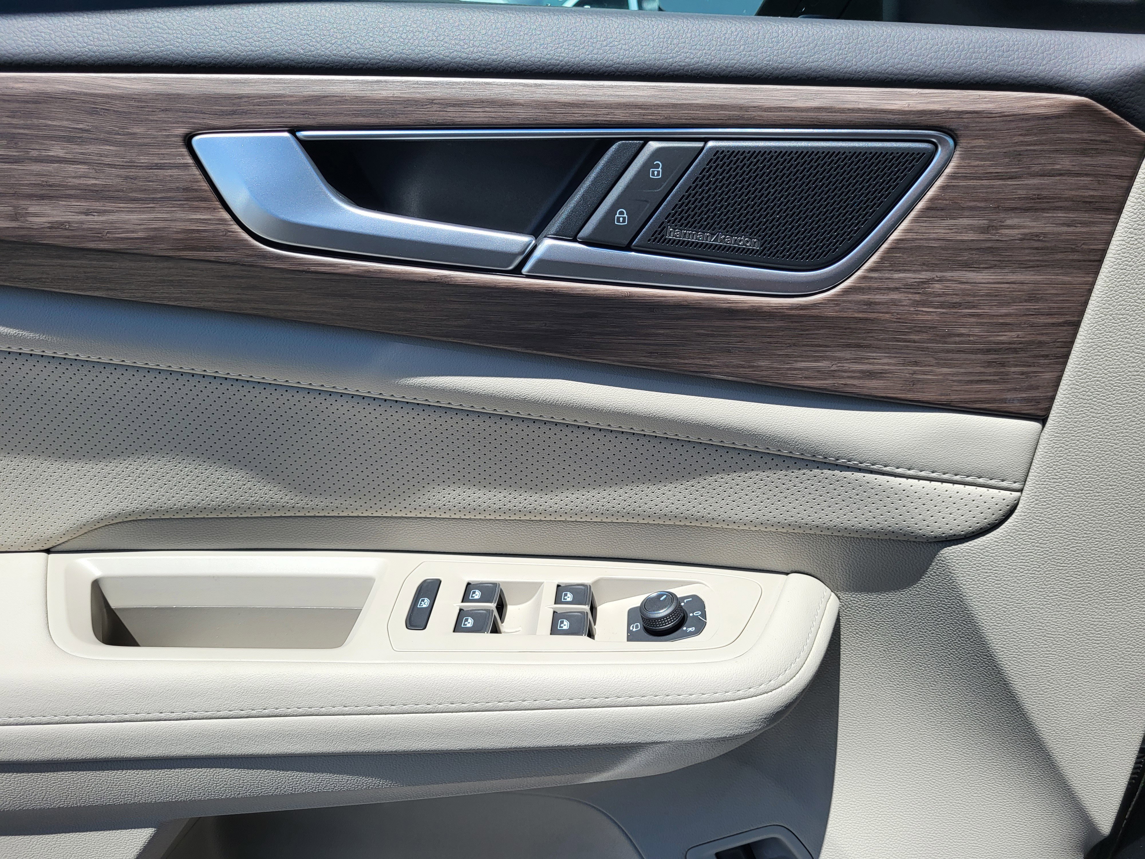 New 2025 Volkswagen Atlas SEL Premium R-Line image 14