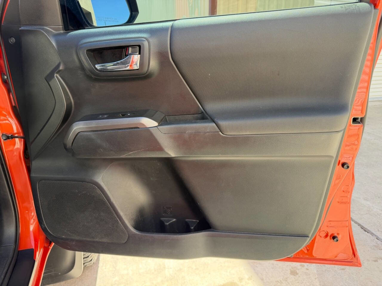 Used 2018 Toyota Tacoma TRD Off-Road image 15