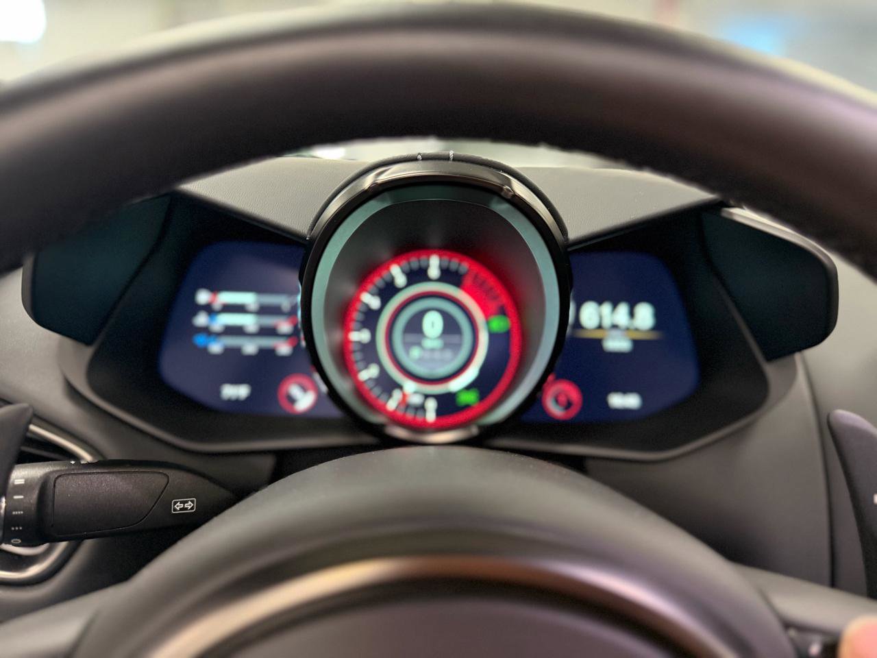 Used 2023 Aston Martin V8 Vantage Roadster image 23