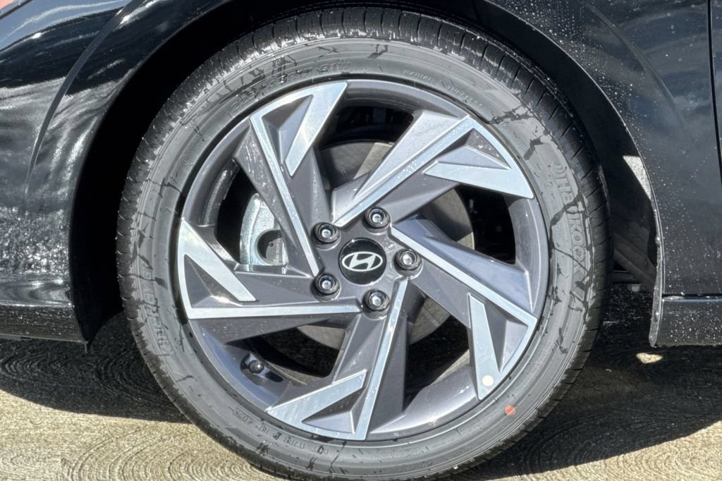 New 2026 Hyundai Elantra Limited FWD image 30