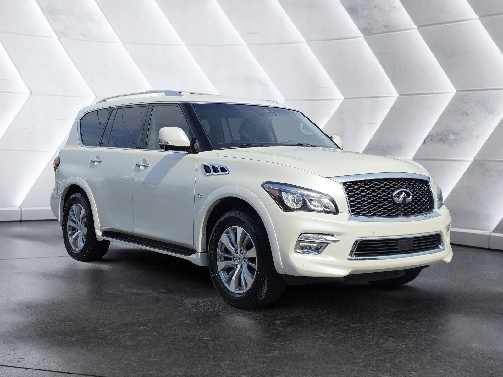 Used 2017 INFINITI QX80 2WD w/ Driver Assistance Package
