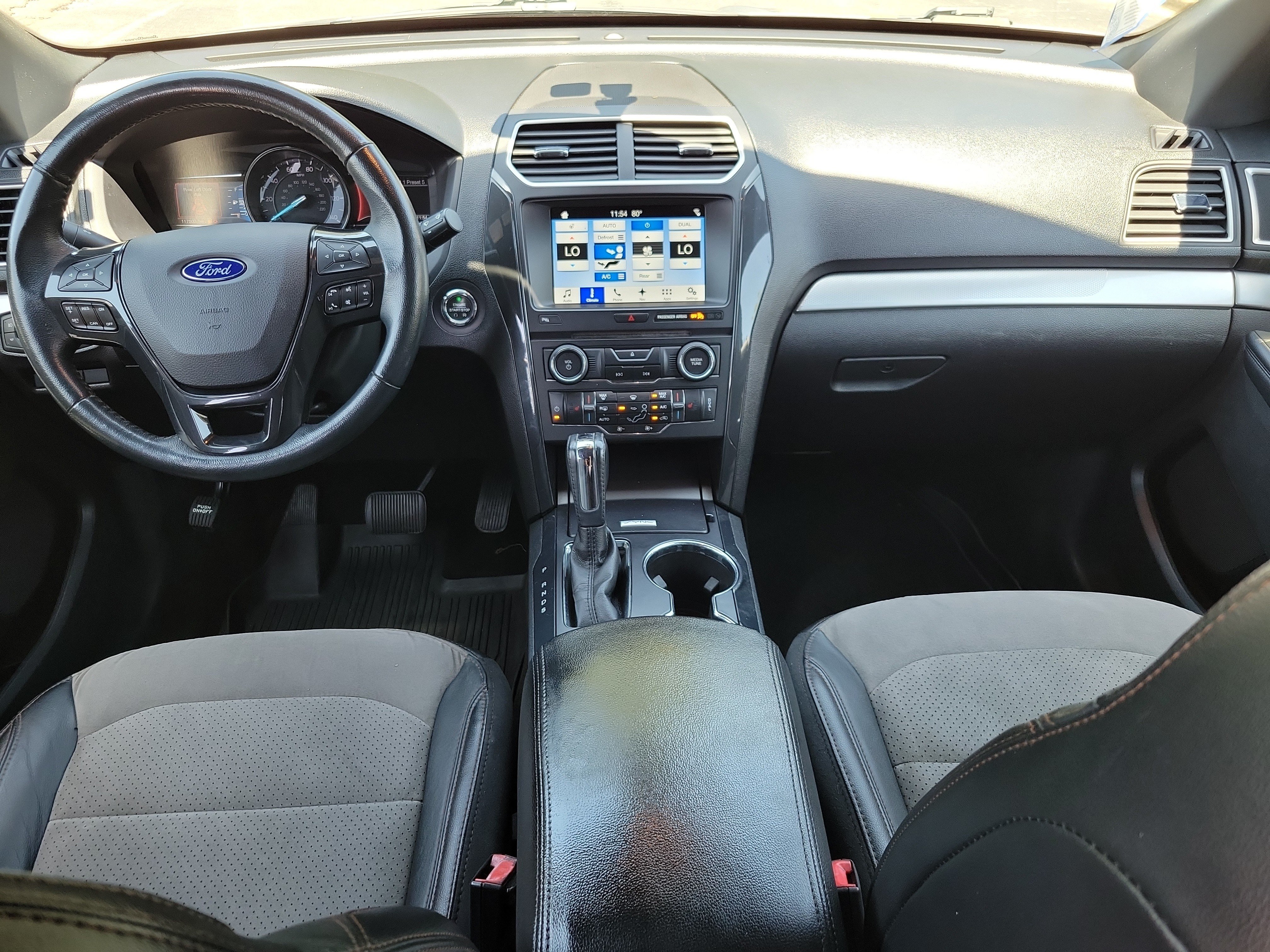 Used 2017 Ford Explorer XLT w/ Equipment Group 202A FWD image 10