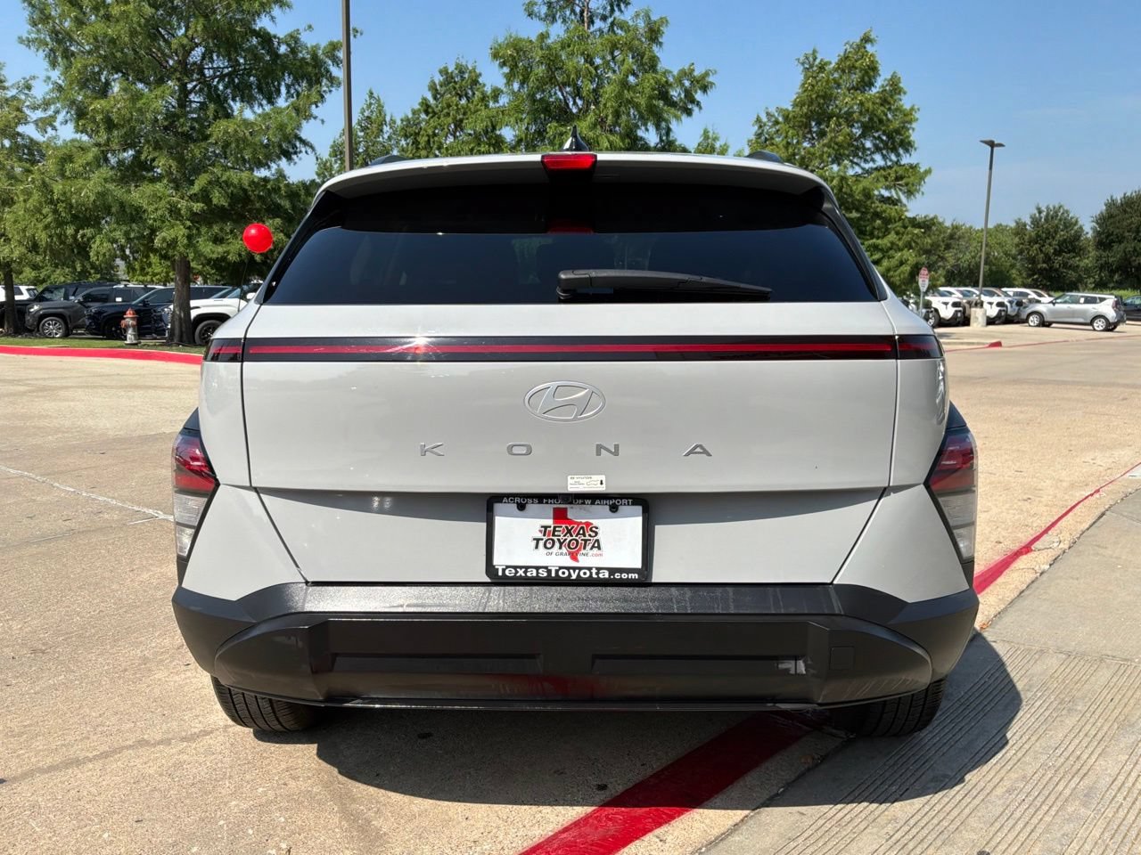 Used 2025 Hyundai Kona SEL FWD image 7
