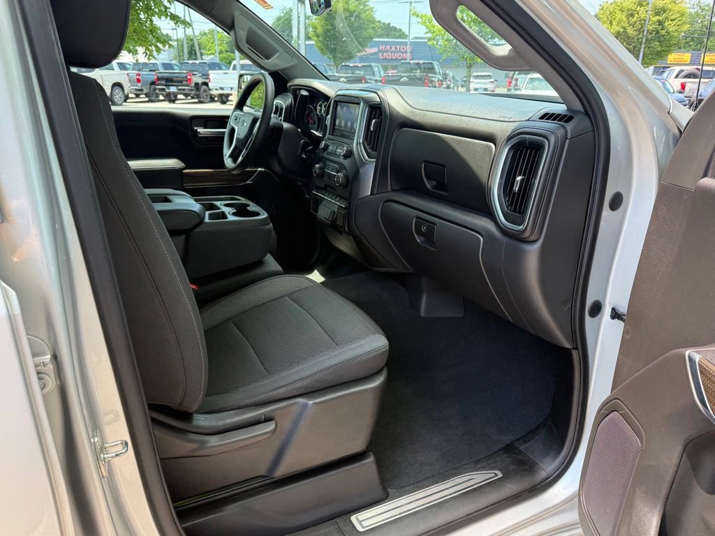Used 2020 Chevrolet Silverado 1500 RST w/ RST Value Package AWD/4WD image 15