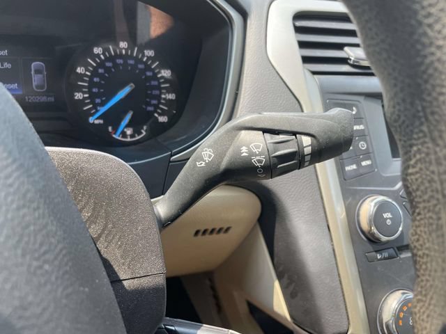 Used 2016 Ford Fusion SE FWD image 28
