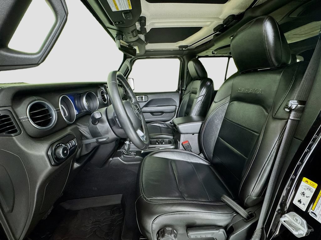 Used 2018 Jeep Wrangler Unlimited Sahara AWD/4WD image 12