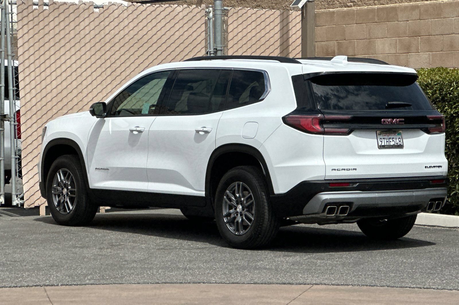 Certified 2025 GMC Acadia Elevation FWD image 6