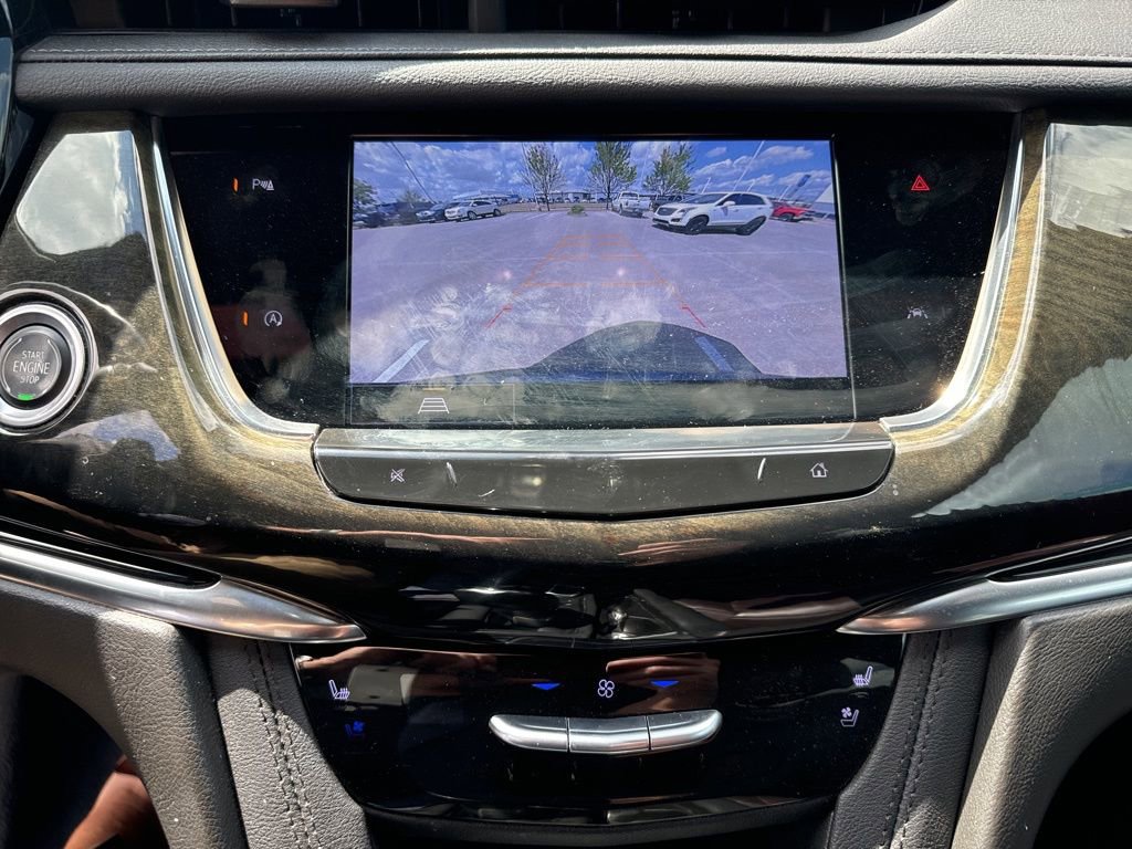 Used 2022 Cadillac XT6 Premium Luxury image 11