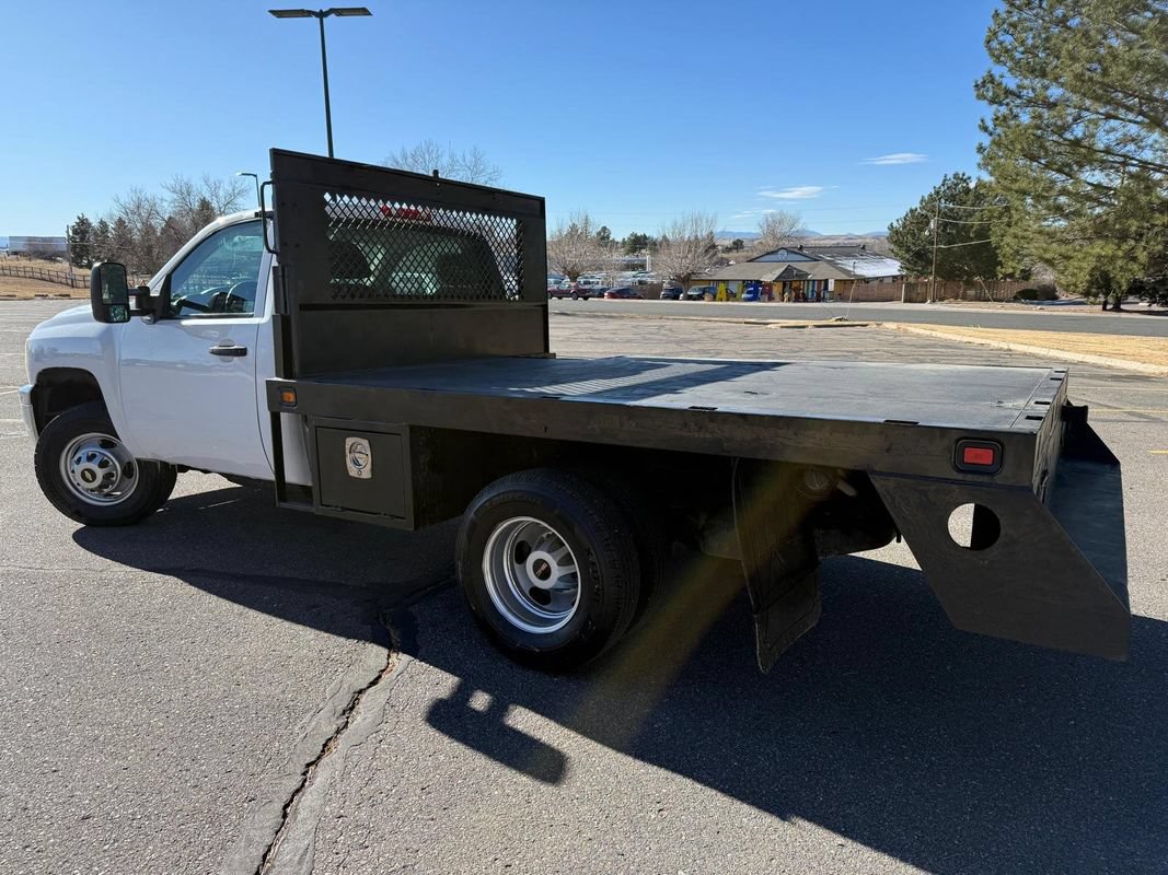 Used 2011 Chevrolet Silverado 3500 W/T RWD image 2