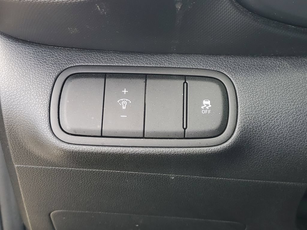 Used 2026 Hyundai Venue SE FWD image 18