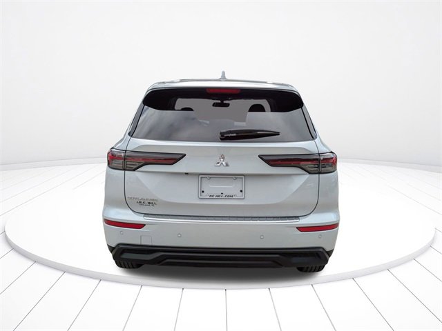New 2025 Mitsubishi Outlander ES image 5