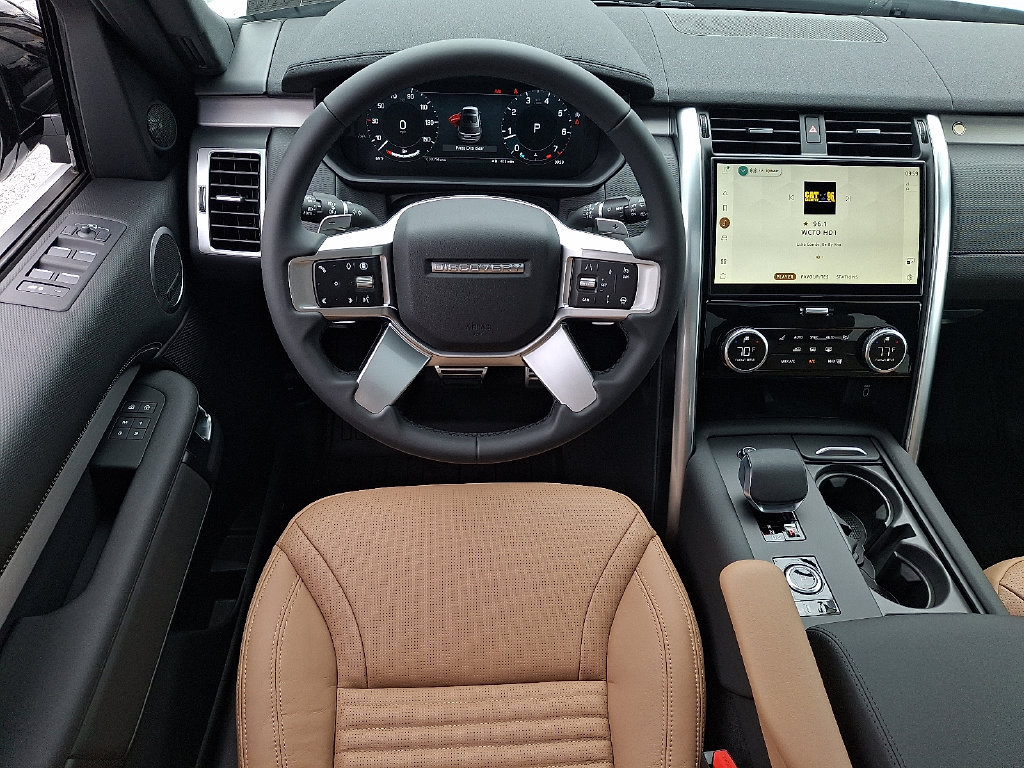 New 2026 Land Rover Discovery Dynamic SE AWD/4WD image 7