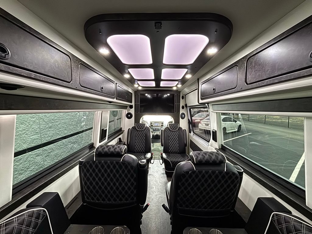 Used 2019 Mercedes-Benz Sprinter 170 w/ Driver Convenience Package image 4