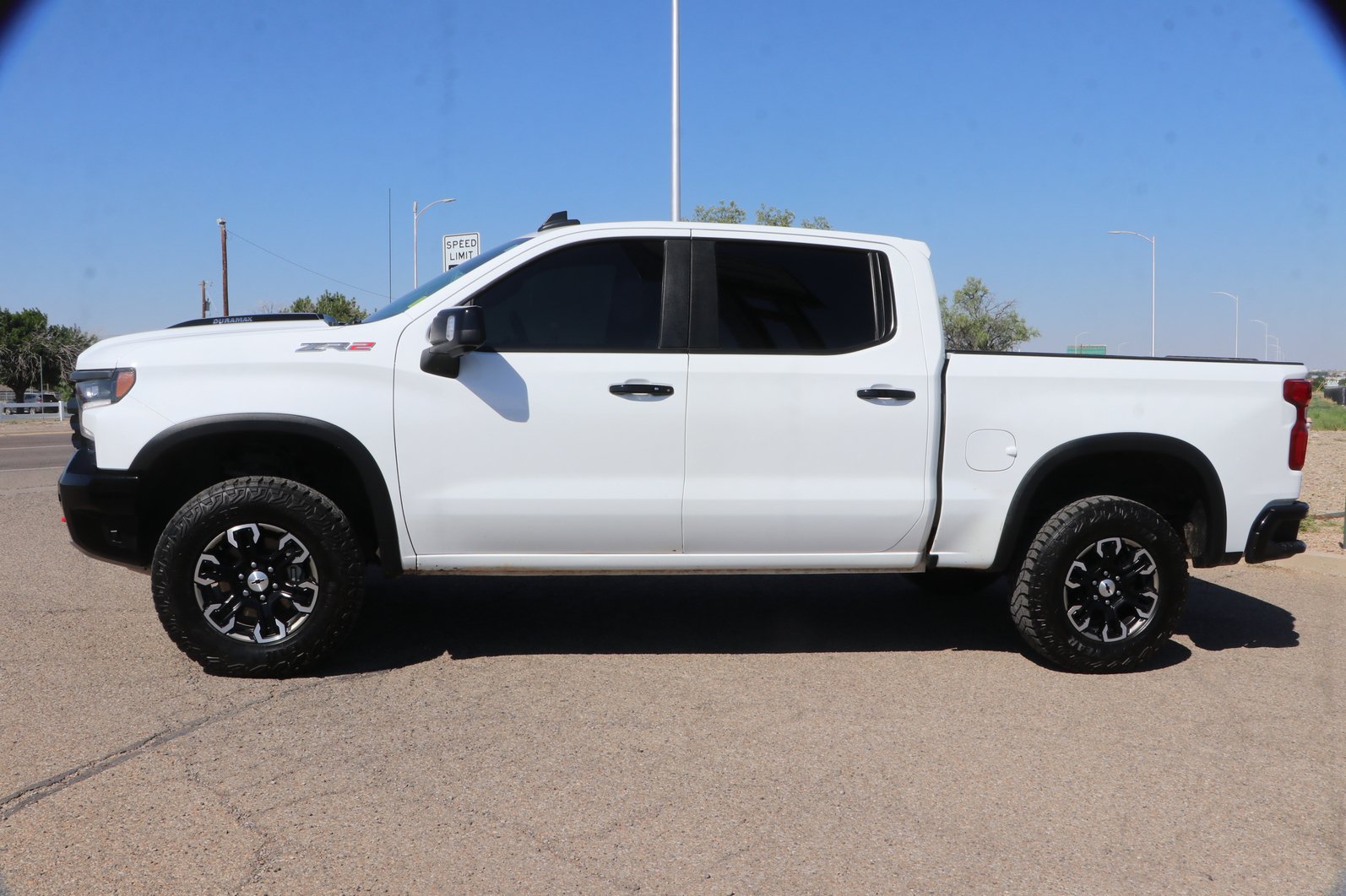 Used 2025 Chevrolet Silverado 1500 ZR2 w/ Technology Package AWD/4WD image 4
