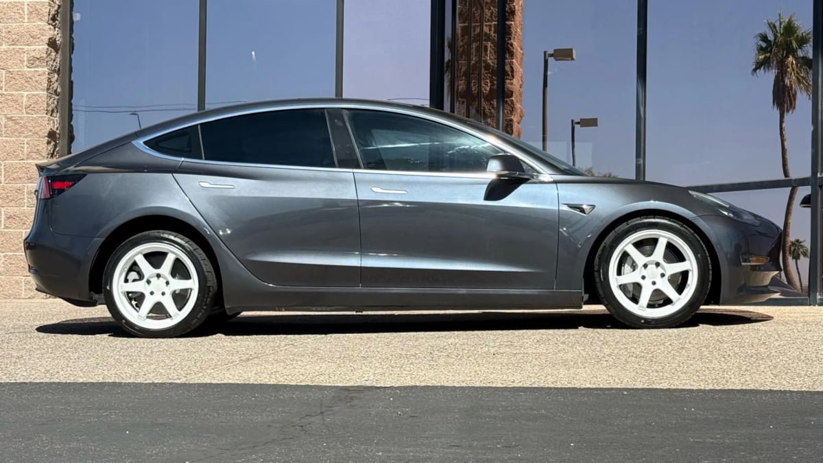 Used 2019 Tesla Model 3 Long Range image 15