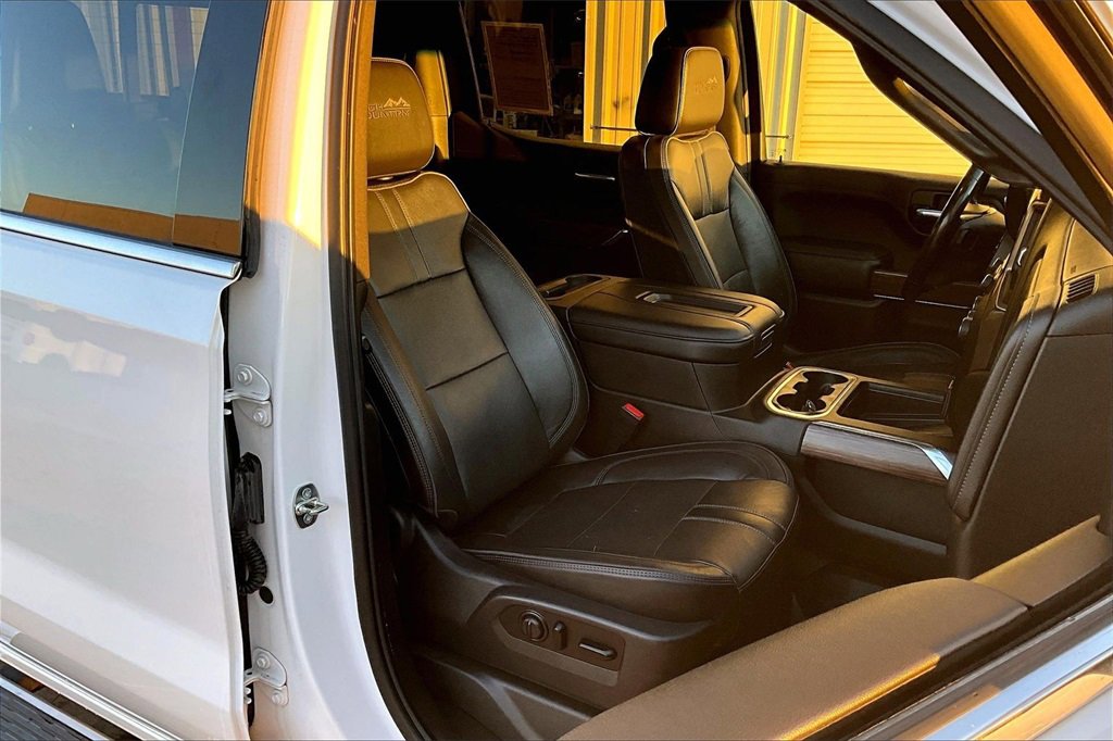 Used 2020 Chevrolet Silverado 1500 High Country w/ Safety Package II image 7