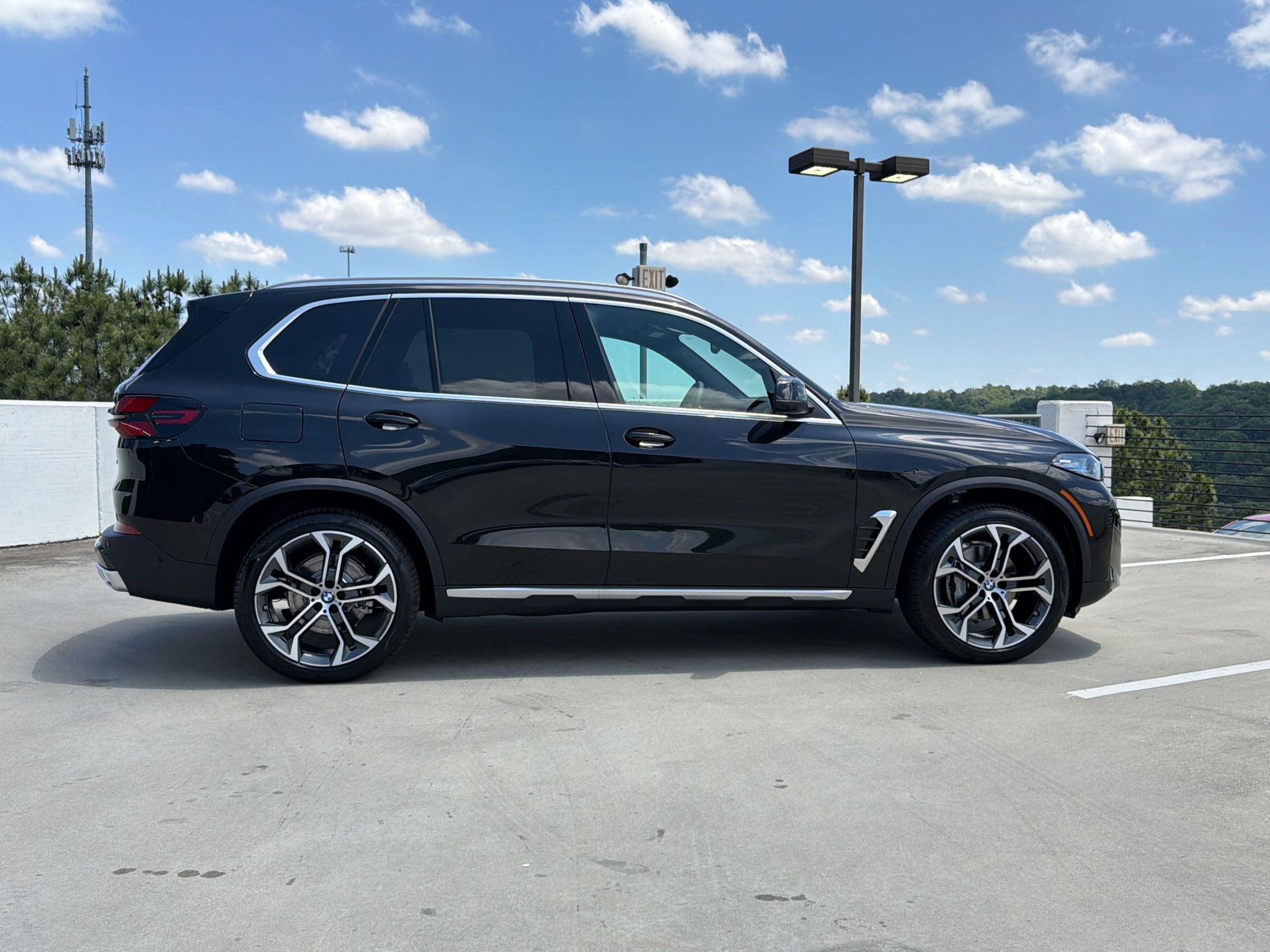New 2026 BMW X5 xDrive40i w/ Climate Comfort Package AWD/4WD image 7