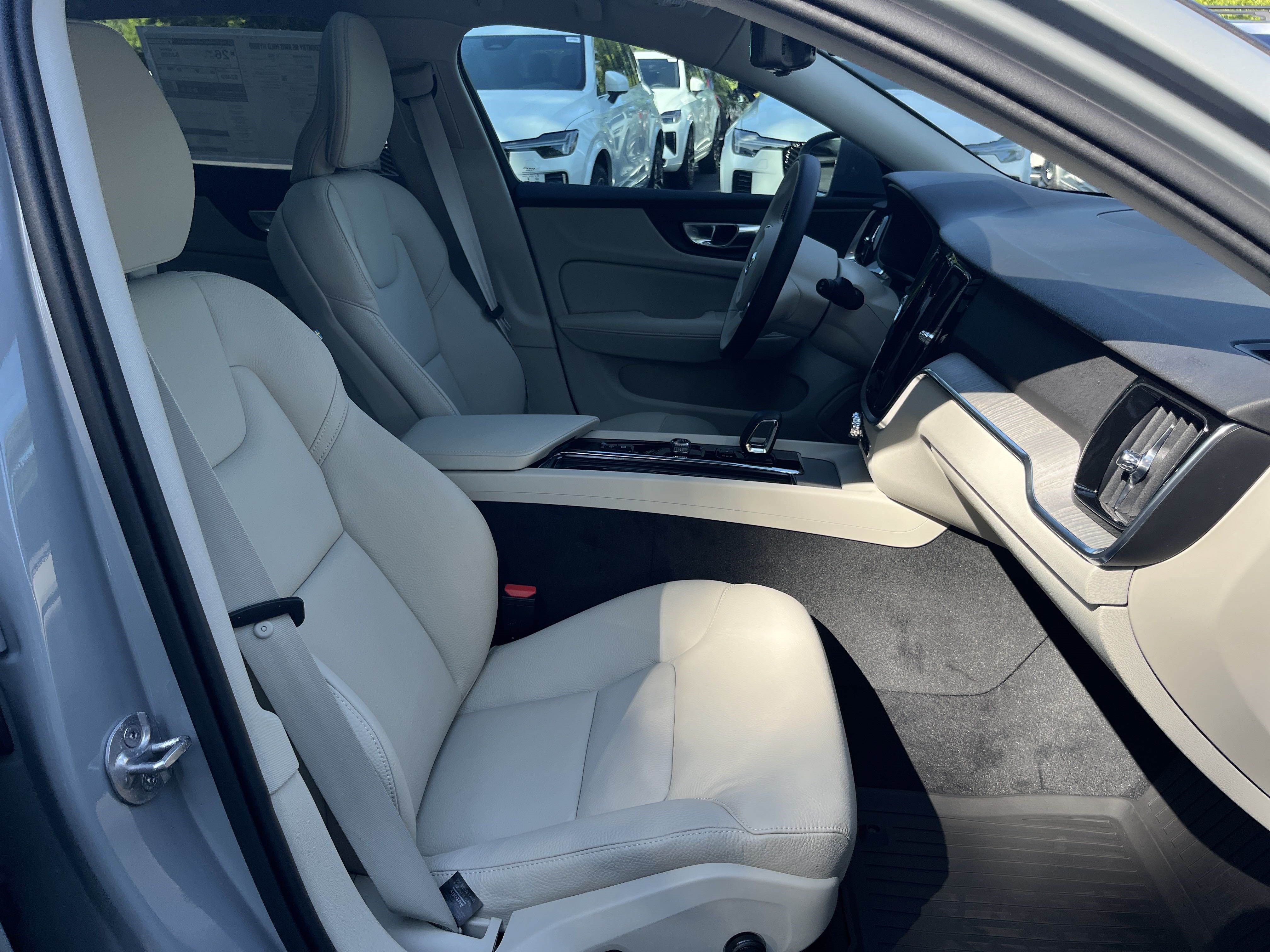 Certified 2026 Volvo V60 B5 Cross Country Plus w/ Protection Package Premier AWD/4WD image 21