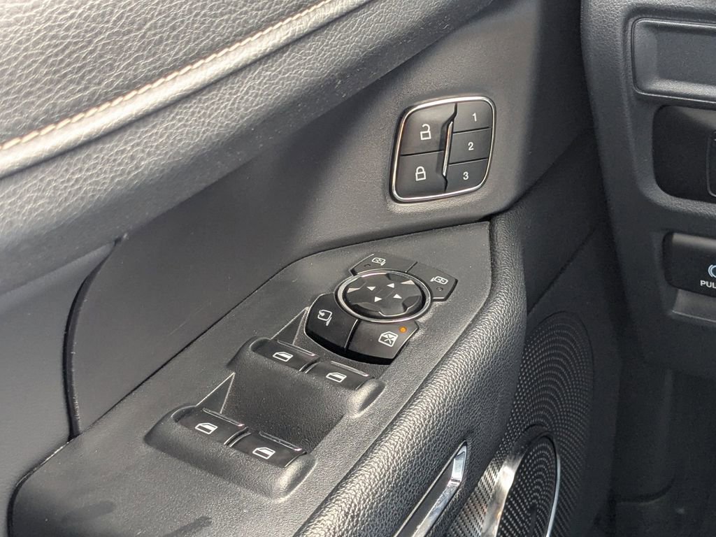 Used 2024 Ford Expedition XLT AWD/4WD image 23