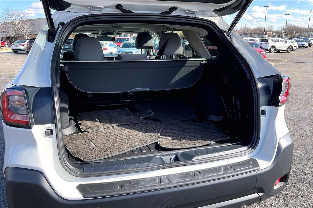 Certified 2025 Subaru Outback Premium image 31