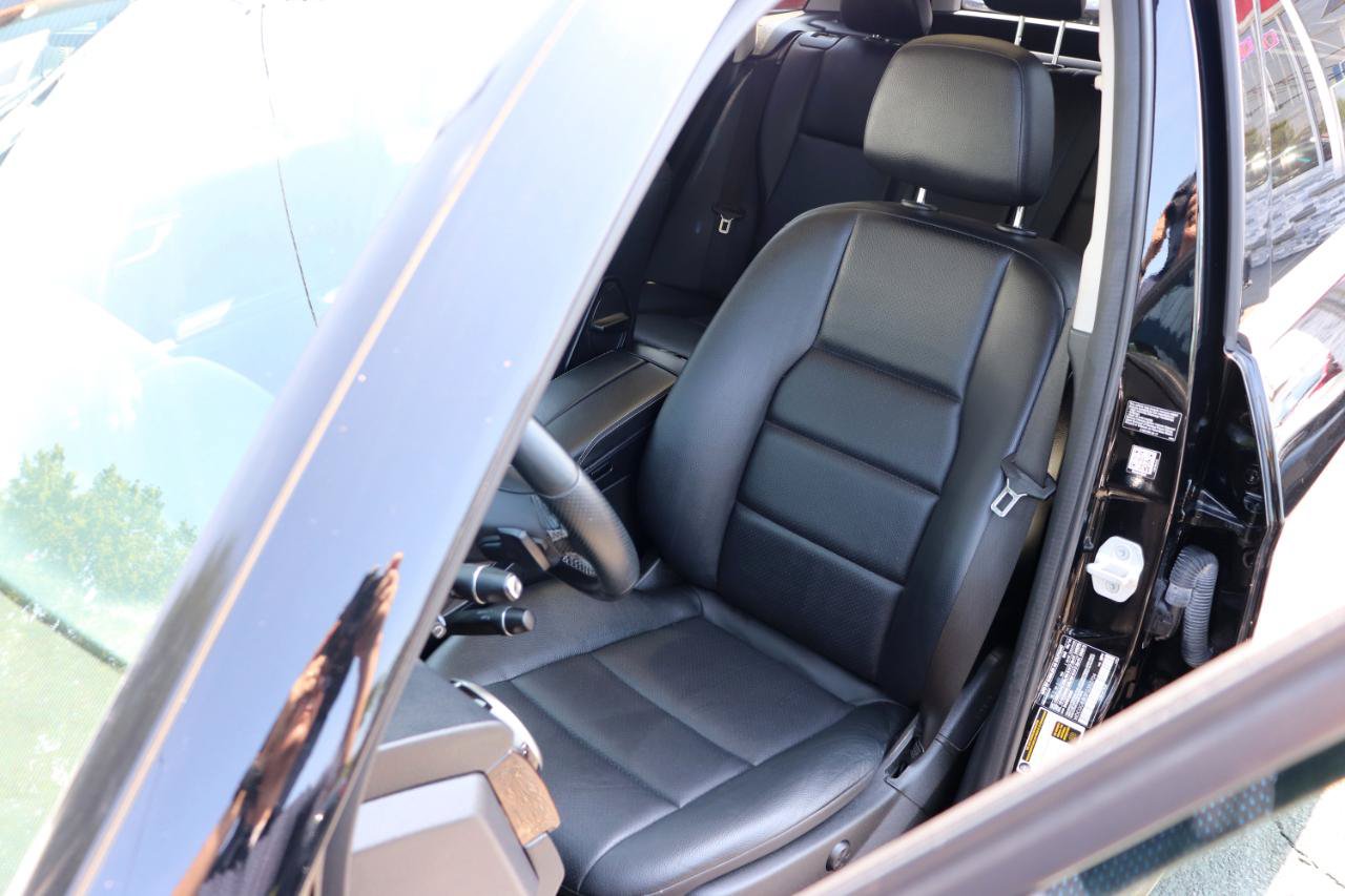 Used 2015 Mercedes-Benz GLK 350 4MATIC image 11