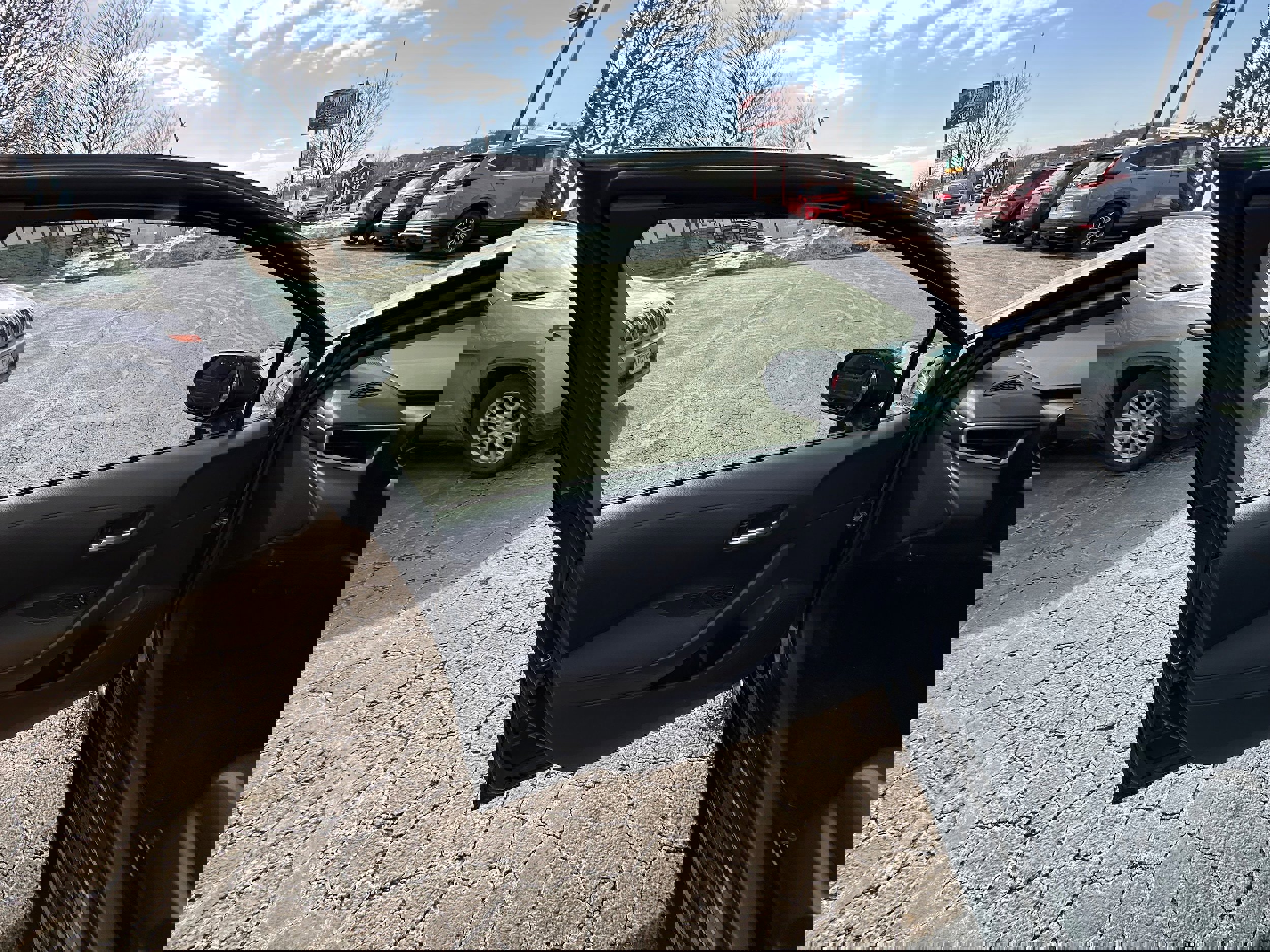 Used 2021 Toyota Corolla LE image 11