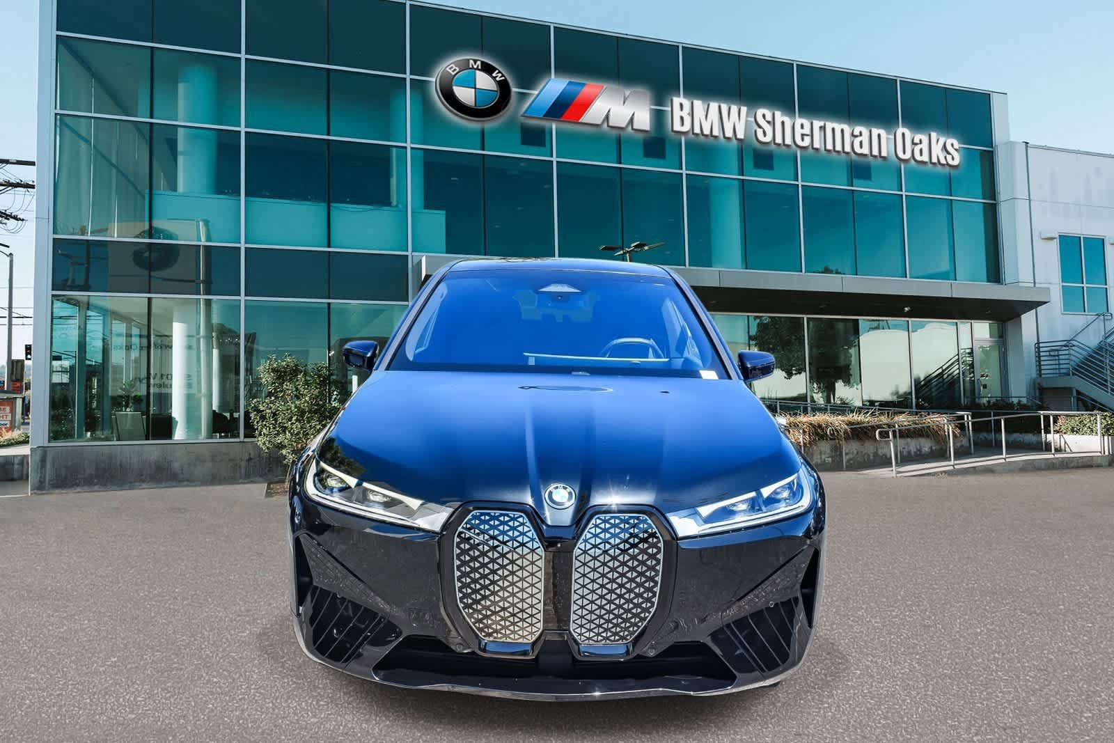 Certified 2023 BMW iX xDrive50 w/ Sport Package AWD/4WD image 2